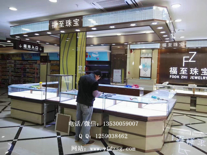 深圳商城展柜制作的插座开关如何安装